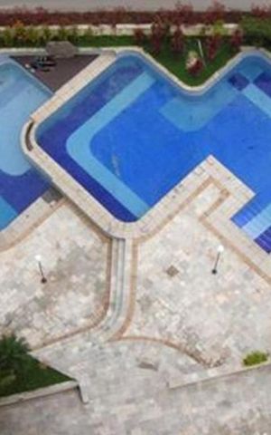 Apartamento à venda com 213m², 4 quartos e 3 vagas Apartamento à venda com 213m², 4 quartos e 3 vagasÁrea comum - Piscina