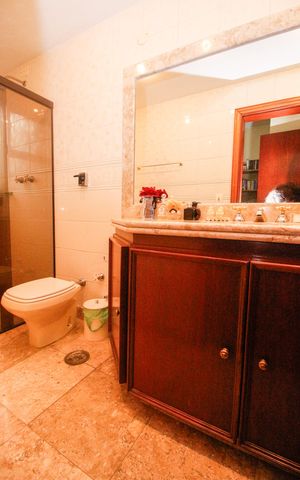 Apartamento à venda com 213m², 4 quartos e 3 vagasLavabo