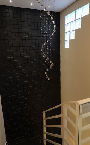 Casa à venda com 188m², 3 quartos e 3 vagasEscada