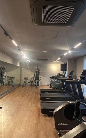 Apartamento à venda com 210m², 3 quartos e 3 vagas Apartamento à venda com 210m², 3 quartos e 3 vagasAcademia