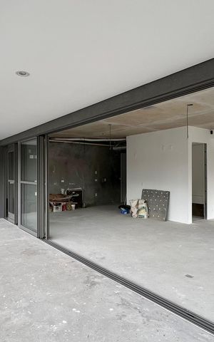 Apartamento à venda com 210m², 3 quartos e 3 vagas Apartamento à venda com 210m², 3 quartos e 3 vagasVaranda