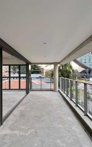 Apartamento à venda com 210m², 3 quartos e 3 vagas Apartamento à venda com 210m², 3 quartos e 3 vagasVaranda