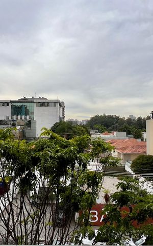 Apartamento à venda com 210m², 3 quartos e 3 vagas Apartamento à venda com 210m², 3 quartos e 3 vagasVista da Varanda
