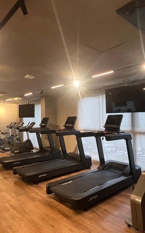 Apartamento à venda com 210m², 3 quartos e 3 vagas Apartamento à venda com 210m², 3 quartos e 3 vagasAcademia