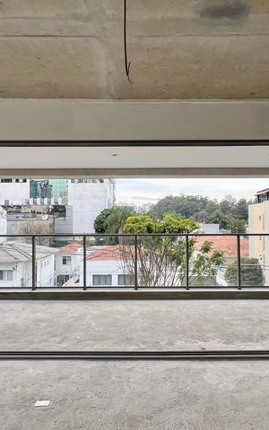 Apartamento à venda com 210m², 3 quartos e 3 vagas Apartamento à venda com 210m², 3 quartos e 3 vagasVaranda