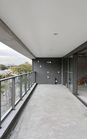 Apartamento à venda com 210m², 3 quartos e 3 vagas Apartamento à venda com 210m², 3 quartos e 3 vagasVaranda