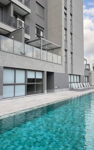 Apartamento à venda com 210m², 3 quartos e 3 vagas Apartamento à venda com 210m², 3 quartos e 3 vagasPiscina