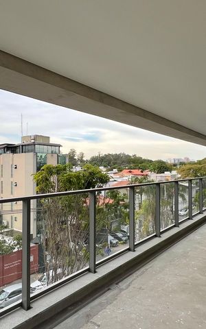 Apartamento à venda com 210m², 3 quartos e 3 vagas Apartamento à venda com 210m², 3 quartos e 3 vagasVaranda