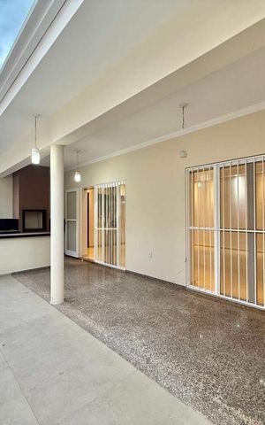Casa à venda com 202m², 3 quartos e 3 vagas