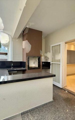Casa à venda com 202m², 3 quartos e 3 vagas
