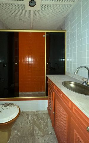 Apartamento à venda com 206m², 2 quartos e 1 vaga Apartamento à venda com 206m², 2 quartos e 1 vagaBanheiro social