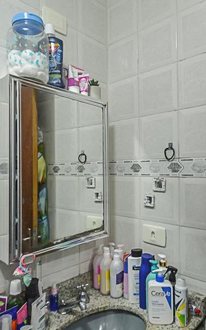 Apartamento para alugar com 78m², 2 quartos e 1 vaga Apartamento para alugar com 78m², 2 quartos e 1 vagaBanheiro da Suíte