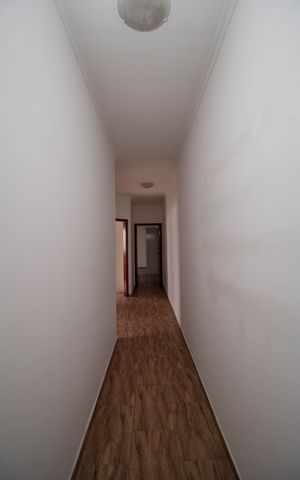 Casa à venda com 130m², 3 quartos e 3 vagas Casa à venda com 130m², 3 quartos e 3 vagasCorredor