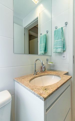 Apartamento à venda com 60m², 2 quartos e 2 vagas Apartamento à venda com 60m², 2 quartos e 2 vagasBanheiro