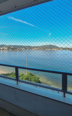 Apartamento à venda com 300m², 4 quartos e 2 vagas Apartamento à venda com 300m², 4 quartos e 2 vagasVaranda da Sala