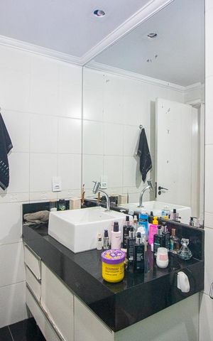 Apartamento à venda com 141m², 3 quartos e 6 vagasBanheiro do quarto 1