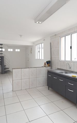 Casa à venda com 176m², 4 quartos e 4 vagas Casa à venda com 176m², 4 quartos e 4 vagasSala/Cozinha casa 2
