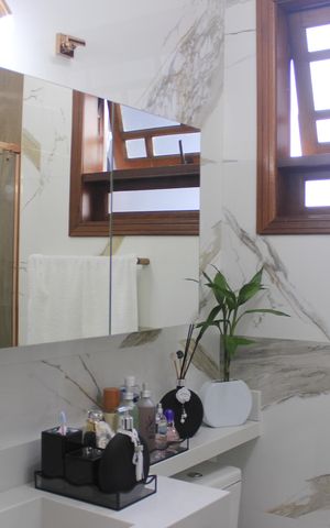 Casa de condomínio à venda com 166m², 3 quartos e 3 vagasBanheiro da Suíte 1
