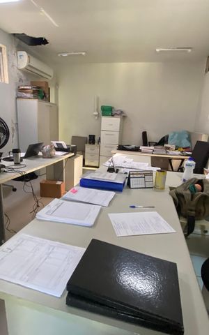 Casa à venda com 350m², 4 quartos e 10 vagas Casa à venda com 350m², 4 quartos e 10 vagasQuarto 4