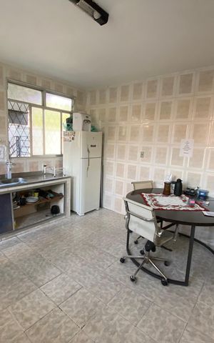 Casa à venda com 350m², 4 quartos e 10 vagas Casa à venda com 350m², 4 quartos e 10 vagasCozinha