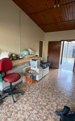 Casa à venda com 350m², 4 quartos e 10 vagas Casa à venda com 350m², 4 quartos e 10 vagasQuarto 1