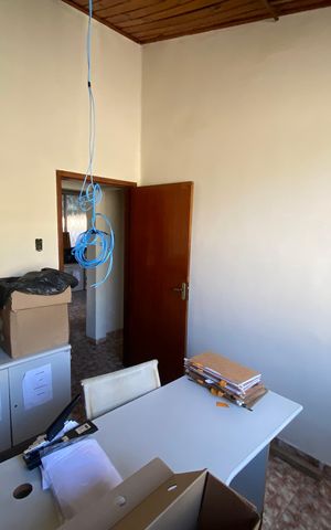 Casa à venda com 350m², 4 quartos e 10 vagas Casa à venda com 350m², 4 quartos e 10 vagasQuarto 1