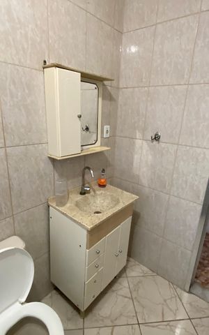 Casa à venda com 350m², 4 quartos e 10 vagas Casa à venda com 350m², 4 quartos e 10 vagasBanheiro Social