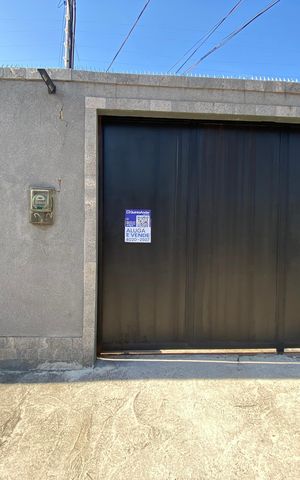 Casa à venda com 350m², 4 quartos e 10 vagas Casa à venda com 350m², 4 quartos e 10 vagasPlaca
