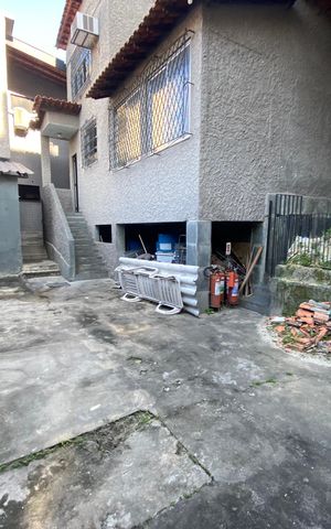 Casa à venda com 350m², 4 quartos e 10 vagas Casa à venda com 350m², 4 quartos e 10 vagasQuintal