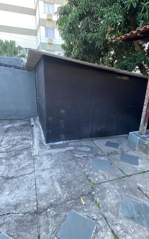Casa à venda com 350m², 4 quartos e 10 vagas Casa à venda com 350m², 4 quartos e 10 vagasQuintal - Entrada