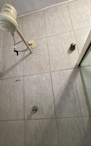 Casa à venda com 350m², 4 quartos e 10 vagas Casa à venda com 350m², 4 quartos e 10 vagasBanheiro Social
