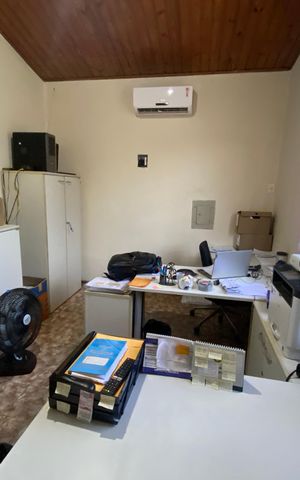 Casa à venda com 350m², 4 quartos e 10 vagas Casa à venda com 350m², 4 quartos e 10 vagasQuarto 3