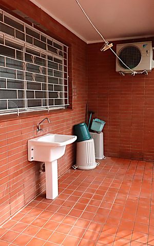 Casa à venda com 300m², 3 quartos e 3 vagasÁrea de Serviço
