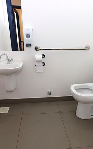 Casa à venda com 300m², 3 quartos e 3 vagasBanheiro 2
