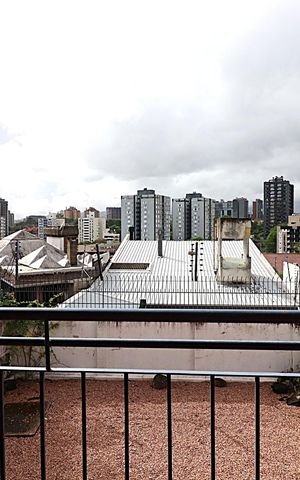 Casa à venda com 300m², 3 quartos e 3 vagasVista da Área de Serviço