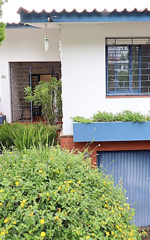Casa à venda com 300m², 3 quartos e 3 vagasFachada 