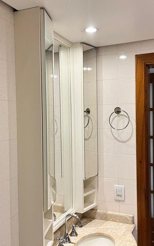 Apartamento à venda com 110m², 4 quartos e 2 vagas Apartamento à venda com 110m², 4 quartos e 2 vagasBanheiro Social