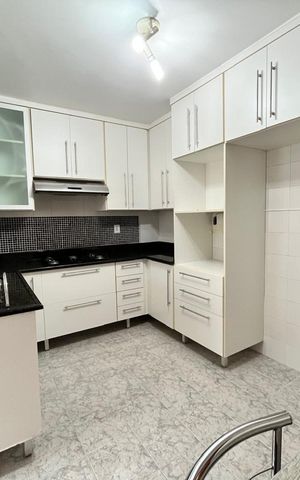Apartamento à venda com 110m², 4 quartos e 2 vagas Apartamento à venda com 110m², 4 quartos e 2 vagasCozinha