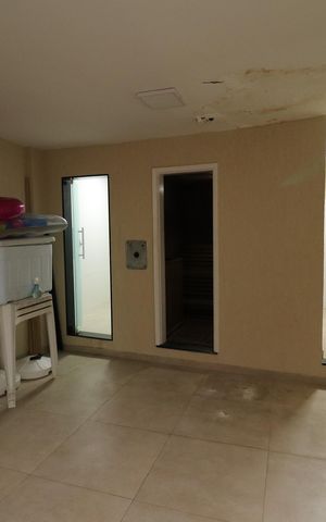Casa à venda com 600m², 4 quartos e 2 vagasQuarto de Serviço