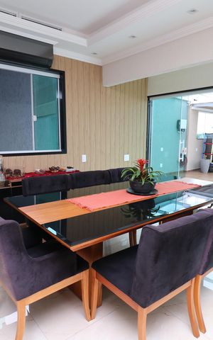 Casa à venda com 600m², 4 quartos e 2 vagasSala