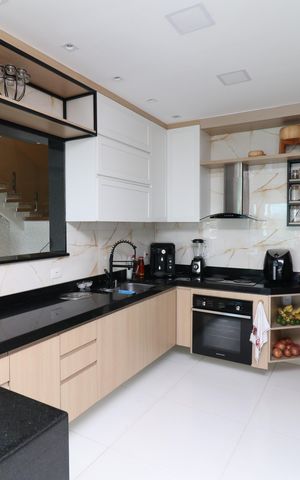 Casa à venda com 600m², 4 quartos e 2 vagasCozinha