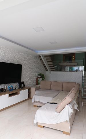 Casa à venda com 600m², 4 quartos e 2 vagasSala