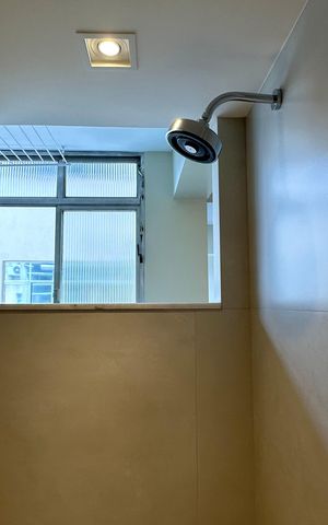 Apartamento à venda com 152m², 3 quartos e 1 vaga Apartamento à venda com 152m², 3 quartos e 1 vagaBanheiro de serviço