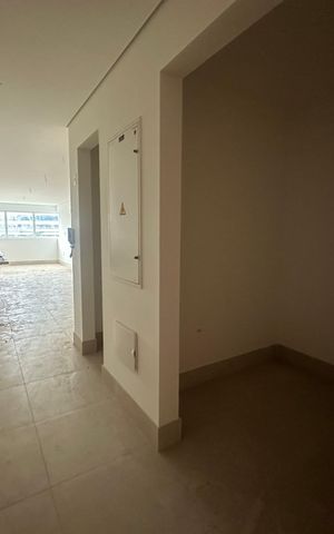 Apartamento à venda com 338m², 4 quartos e 4 vagas Apartamento à venda com 338m², 4 quartos e 4 vagasDespensa