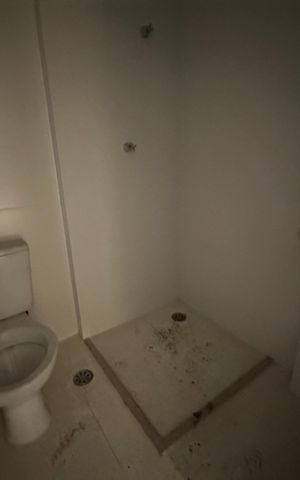 Apartamento à venda com 338m², 4 quartos e 4 vagas Apartamento à venda com 338m², 4 quartos e 4 vagasBanheiro Social