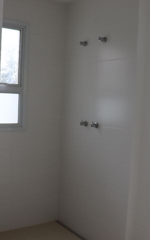 Apartamento à venda com 338m², 4 quartos e 4 vagas Apartamento à venda com 338m², 4 quartos e 4 vagasBanheiro da Suite Master