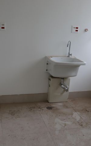 Apartamento à venda com 338m², 4 quartos e 4 vagas Apartamento à venda com 338m², 4 quartos e 4 vagasÁrea de Serviço