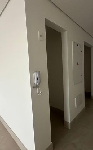 Apartamento à venda com 338m², 4 quartos e 4 vagas Apartamento à venda com 338m², 4 quartos e 4 vagasDespensa