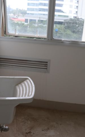 Apartamento à venda com 338m², 4 quartos e 4 vagas Apartamento à venda com 338m², 4 quartos e 4 vagasÁrea de Serviço