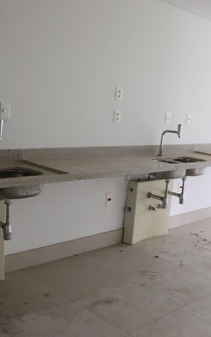 Apartamento à venda com 338m², 4 quartos e 4 vagas Apartamento à venda com 338m², 4 quartos e 4 vagasCozinha